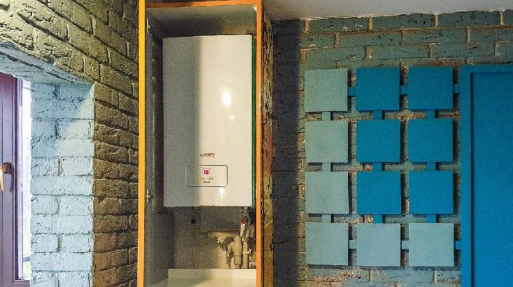 Edmonton’s long, cold winters are tough on homes—and especially hard on plumbing systems. When temperatures plummet, reliable access to hot water isn’t a luxury—it’s a necessity. If you’ve ever run out of hot water mid-shower or while washing dishes during peak use times, you’re not alone. Traditional water heaters often struggle to keep up with modern household demands. That’s where tankless water heaters come in.