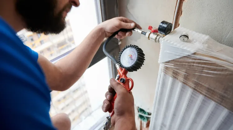 How Modern Plumbers Catch Problems Early: Leak Detection Technology Plumbing leaks can cause serious damage when left unchecked. Modern plumbers use advanced tools to identify issues before they become costly problems. For Edmonton homeowners, this means protecting property, saving water, and reducing repair bills.